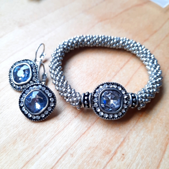 Impeccable silver, black & light blue jewelry set - Picture 1 of 4